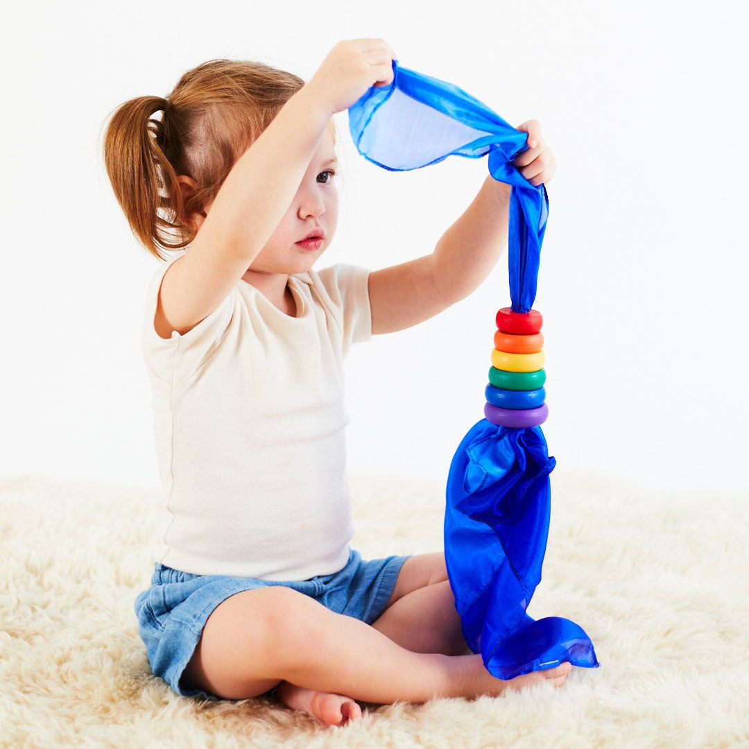 Mini speelzijde van Sarah's Silks uit de valentijnscollectie in de kleur blueberry blauw