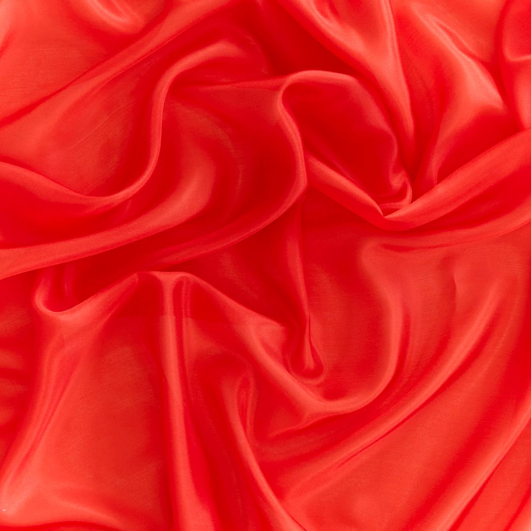 Sarah's Silks speelzijde in de kleur rood en formaat 88 bij 88 cm