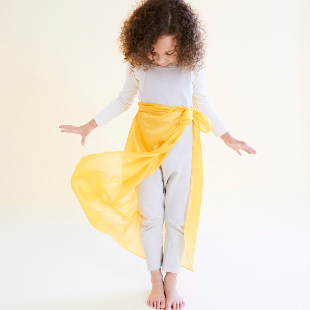 Sarah's Silks speelzijde in de goudgele kleur gold middelformaat 88 bij 88 cm