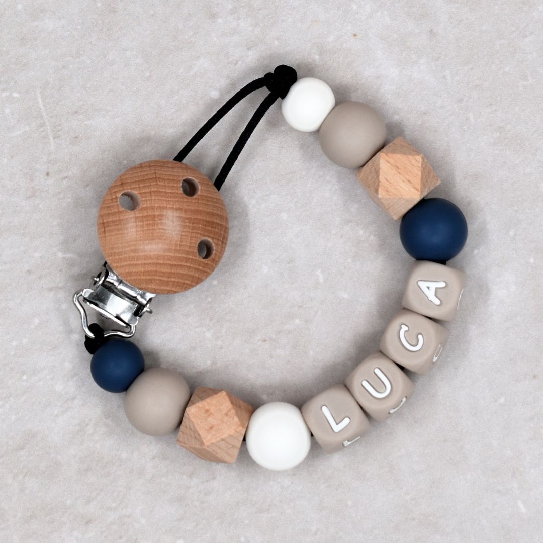 speenkoord met naam navy blauw en taupe van Studio Bambacht