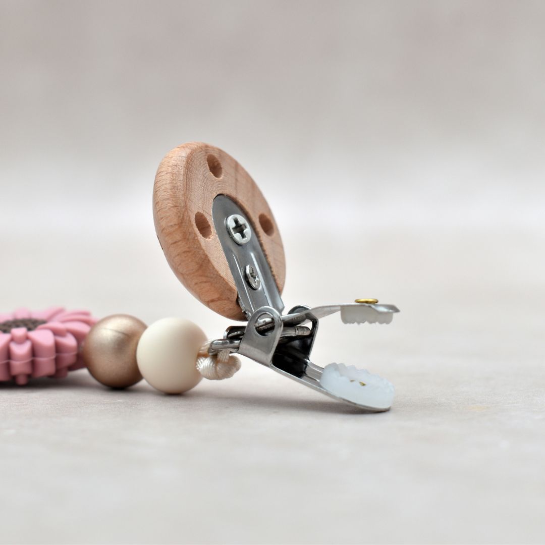 speenkoord zonder naam bloem daisy in de kleur oudroze, champagne en wit van Studio Bambacht