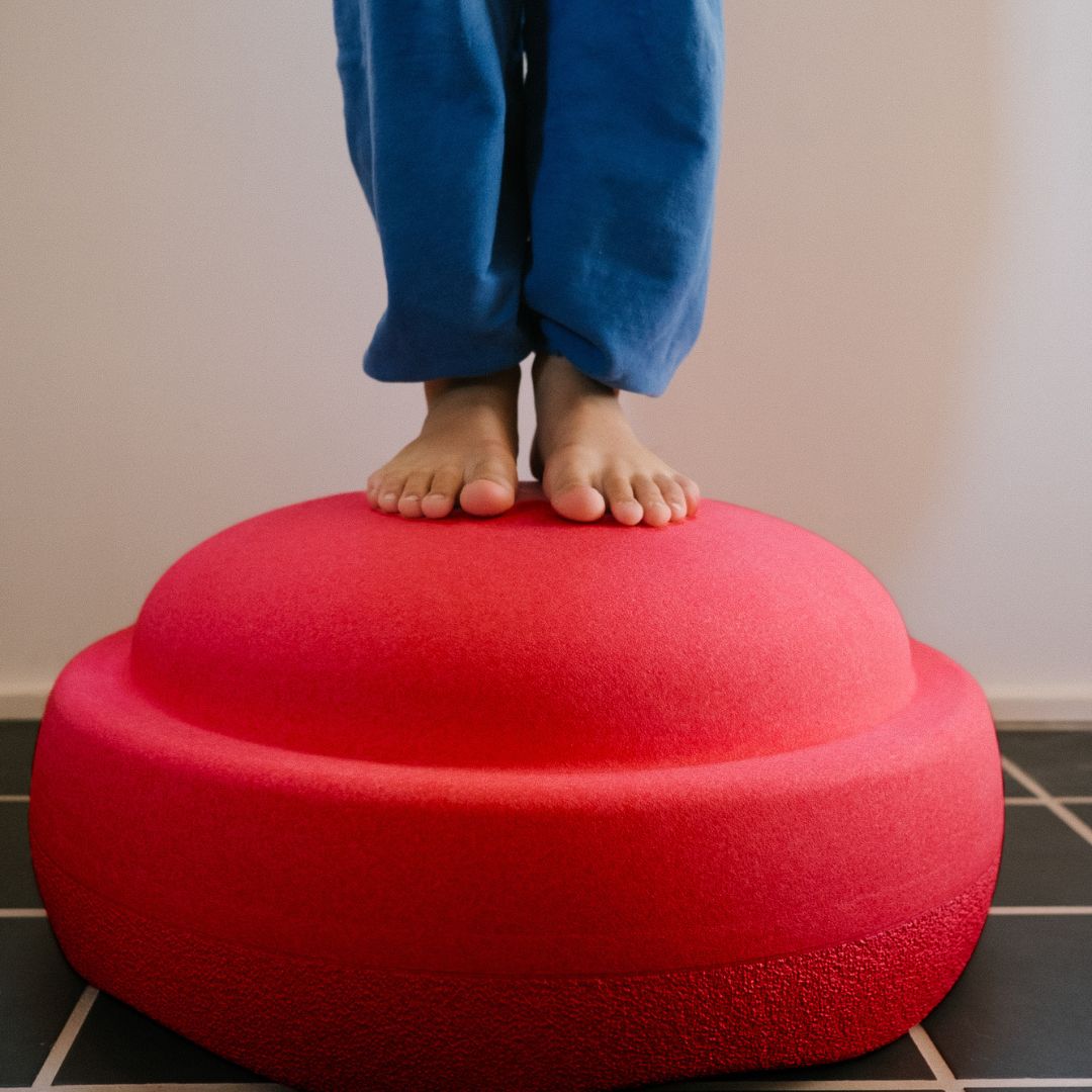 Stapelstein steen grow in de kleur rood