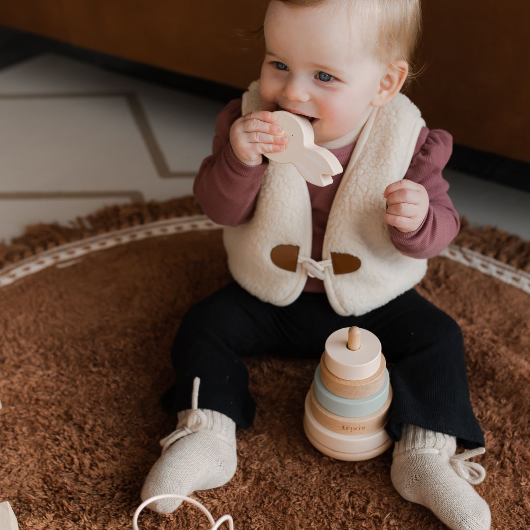 Trixie houten stapeltoren Mrs Rabbit konijn in de kleur roze