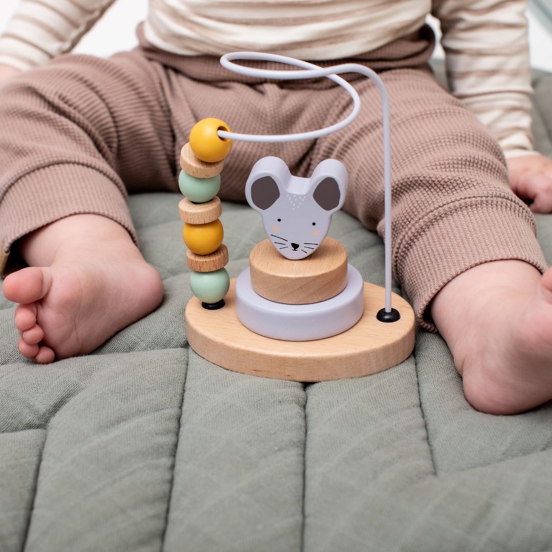 Trixie houten kralenframe Mrs. Mouse in de kleur lila