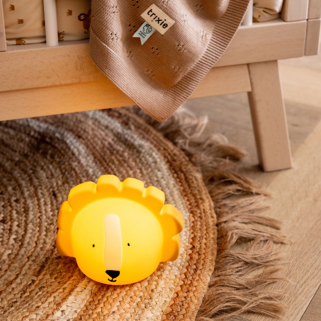 Trixie oplaadbaar nachtlampje Mr. Lion van siliconen in de kleur okergeel