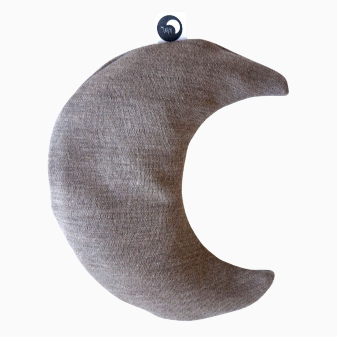 Warmtemaantje warmtekussen in maanvorm gevuld met biologische kersenpitten