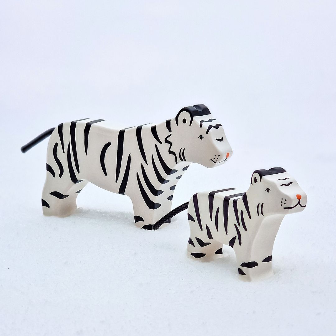 Houten witte tijger met welp van Holztiger