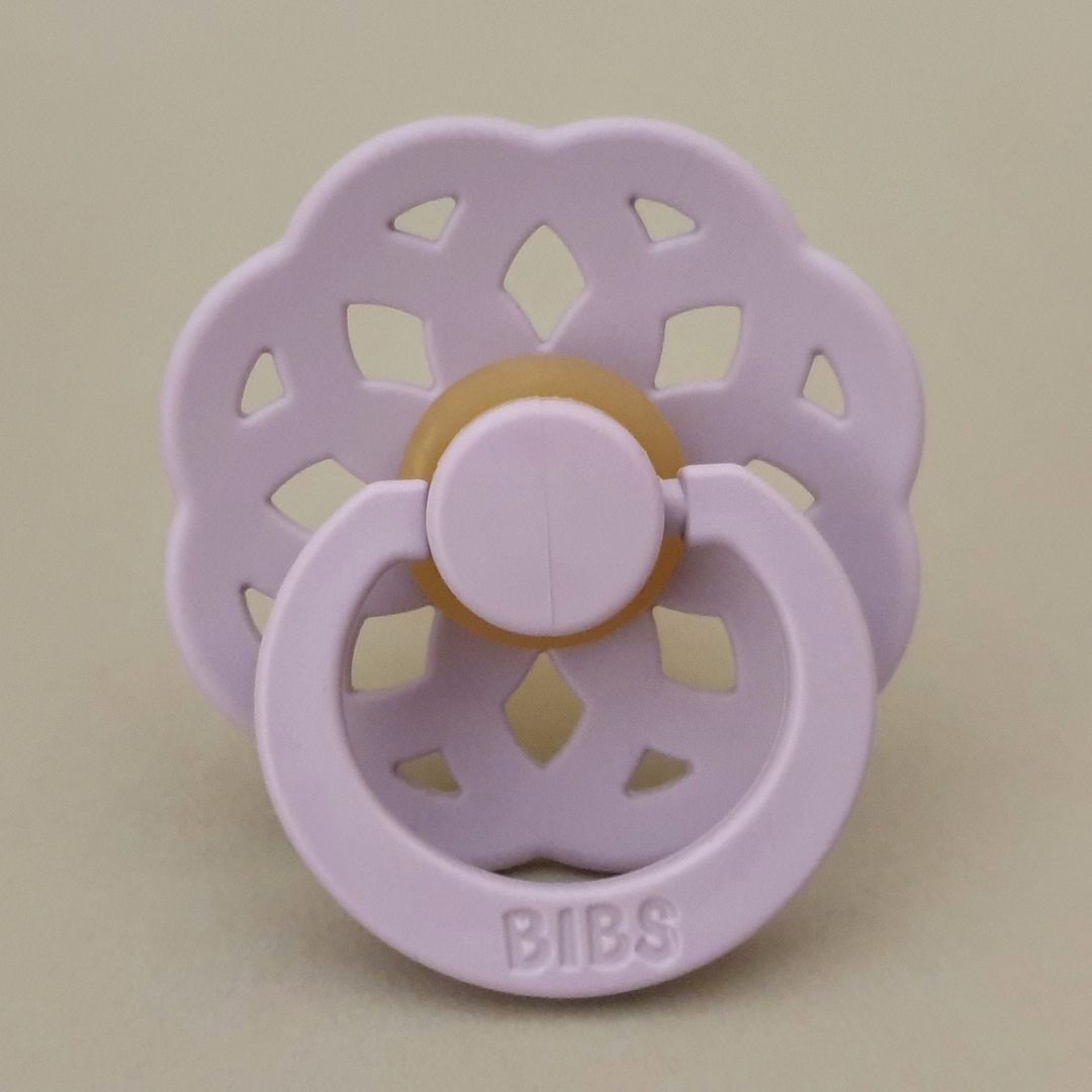 BIBS Boheme fopspeen met natuurrubber speen in de kleur dusky lilac lila