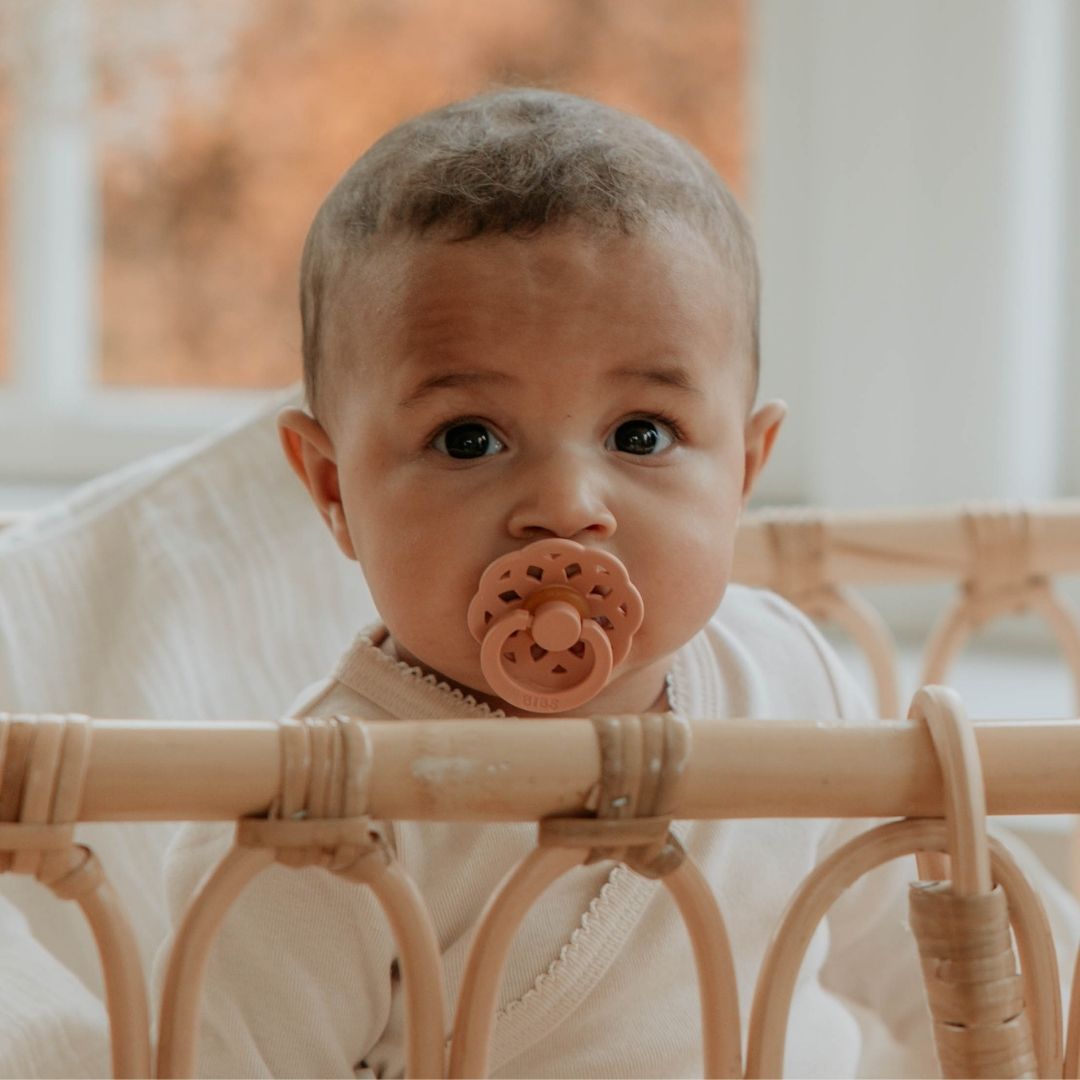 BIBS boheme fopspeen met natuurrubber speen in de kleur peach