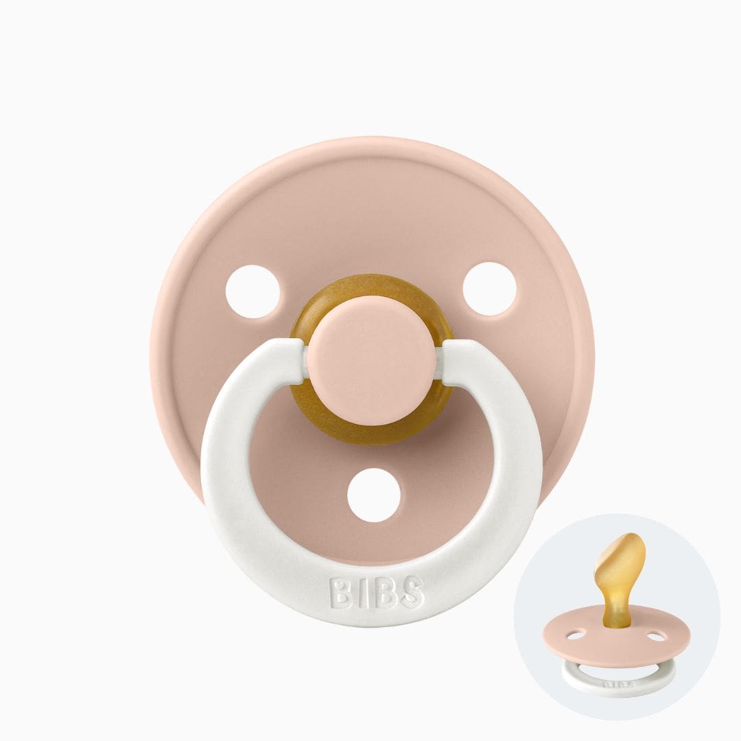 bibs glow in the dark fopspeen met anatomische speen in de kleur blush roze