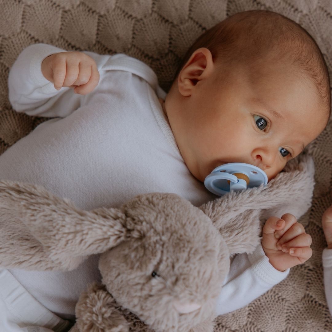 BIBS colour fopspeen met natuurrubber speen in de kleur baby blue