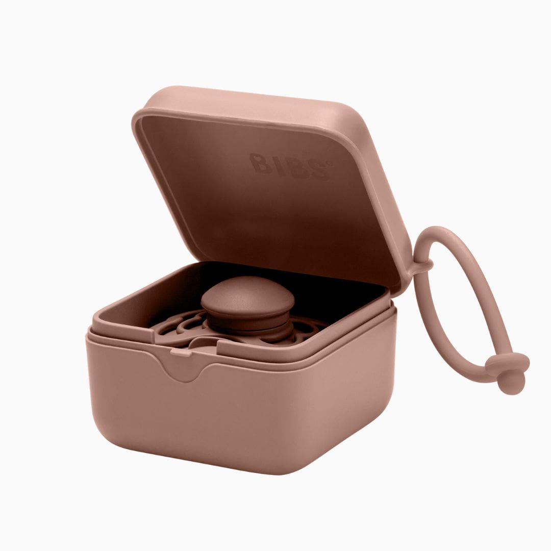 BIBS speendoosje en snackbox in de kleur woodchuck roodbruin