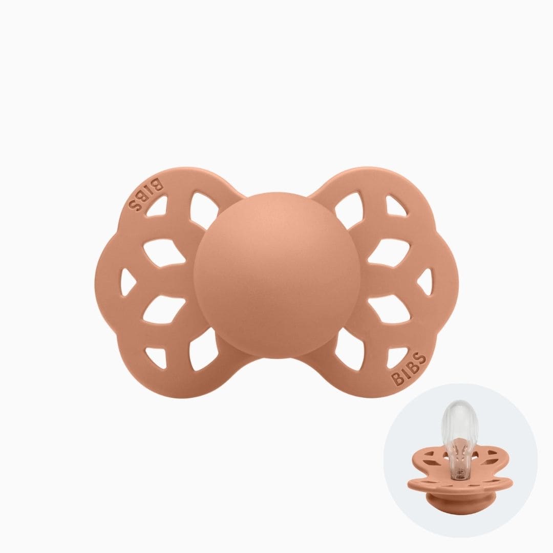 bibs infinity siliconen fopspeen met symmetrische speen in de kleur peach oud oranje