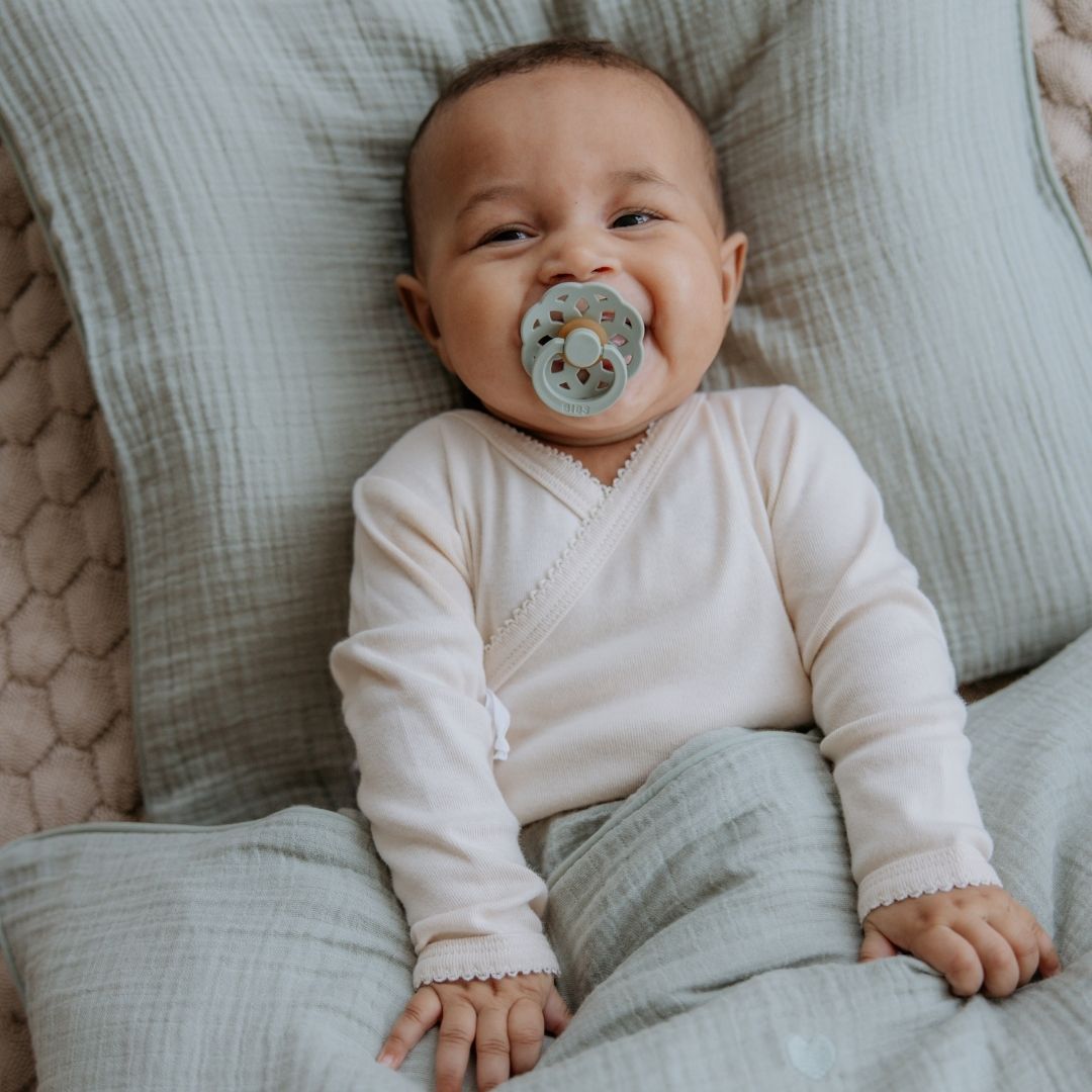 bibs boheme fopspeen met natuurrubber speen in de kleur sage oud groen