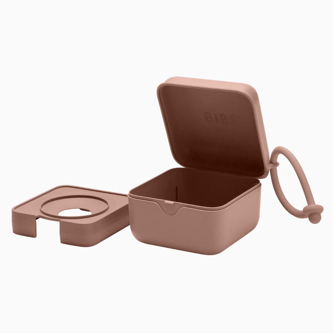BIBS speendoosje en snackbox in de kleur woodchuck roodbruin