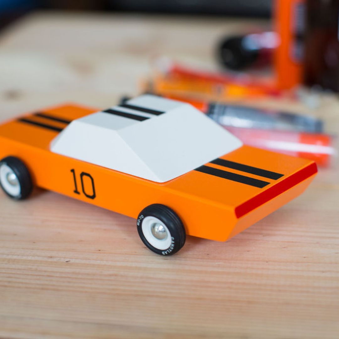 Candylab Toys houten speelgoed raceauto American GT 10 oranje van massief beukenhout