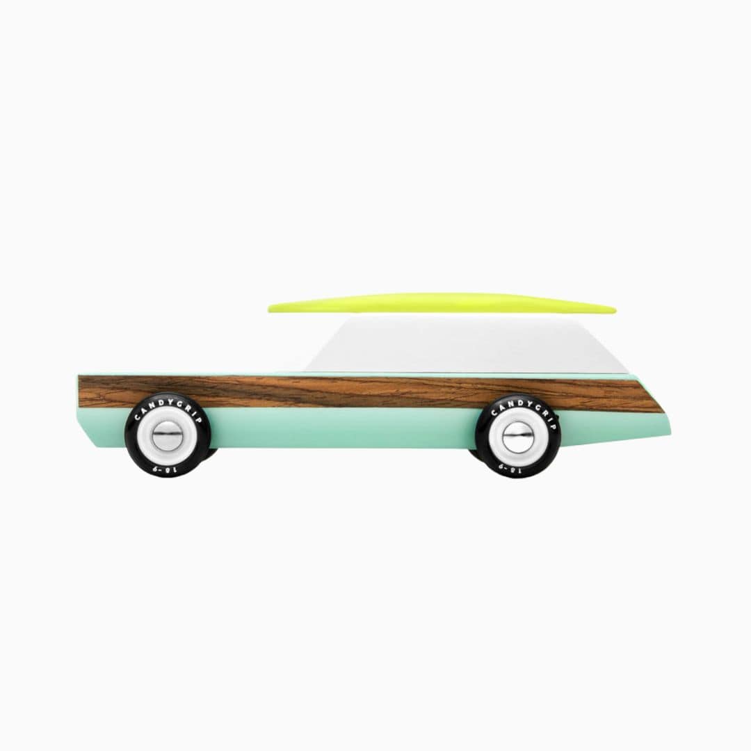 Candylab Toys houten speelgoedauto Americana Woodie Redux met surfplank van massief beukenhout