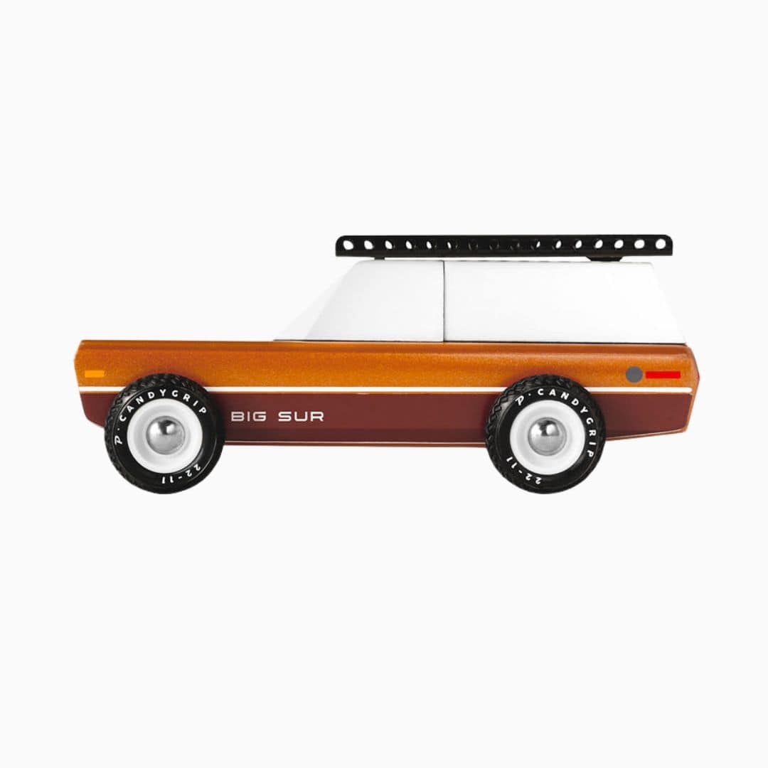 Candylab Toys speelgoedauto Americana Big Sur in de kleur bruin van massief beukenhout