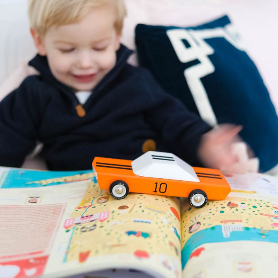 Candylab Toys houten speelgoed raceauto American GT 10 oranje van massief beukenhout