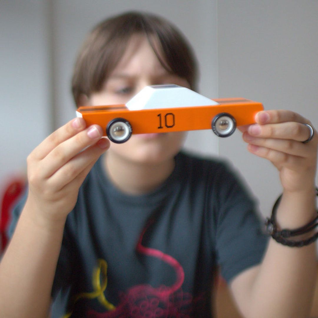 Candylab Toys houten speelgoed raceauto American GT 10 oranje van massief beukenhout
