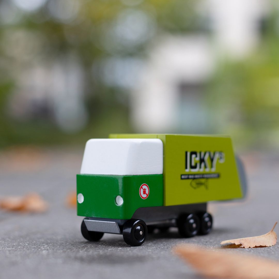 Candylab Toys houten speelgoedauto vuilniswagen
