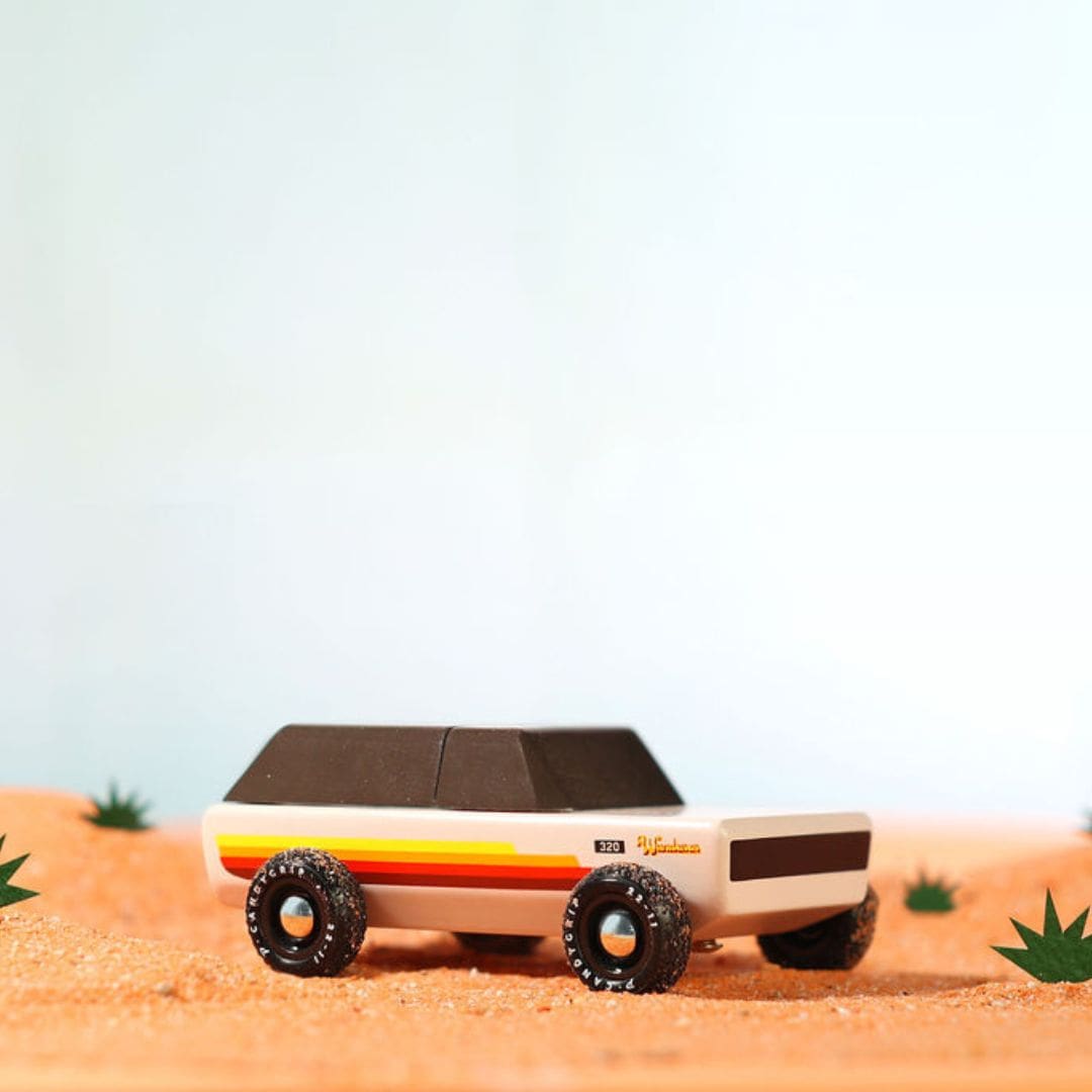 Candylab Toys houten speelgoed auto Americana Wanderer jeep massief beukenhout