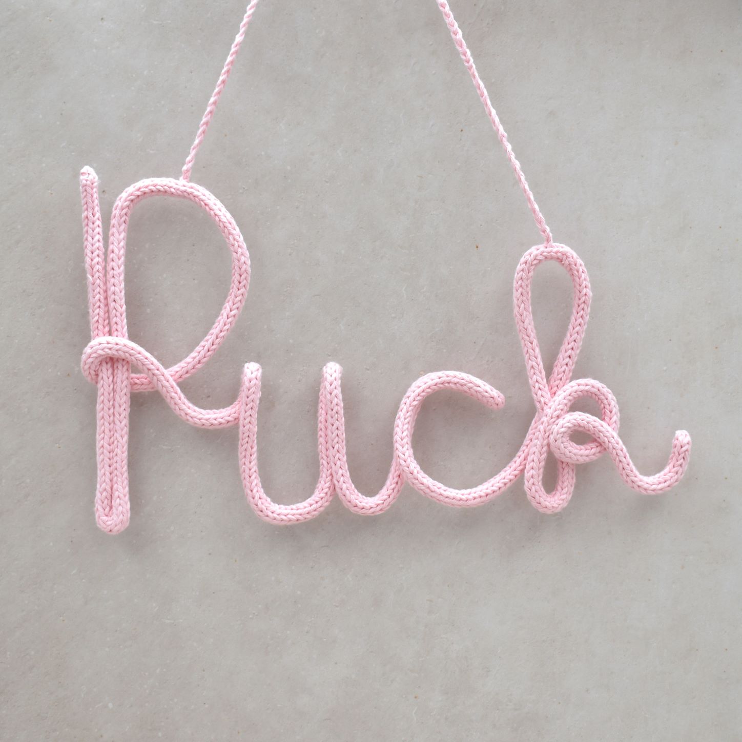 Punniknaam is een naamhanger voor op de kinderkamer handgemaakt door Iris van Studio Bambacht