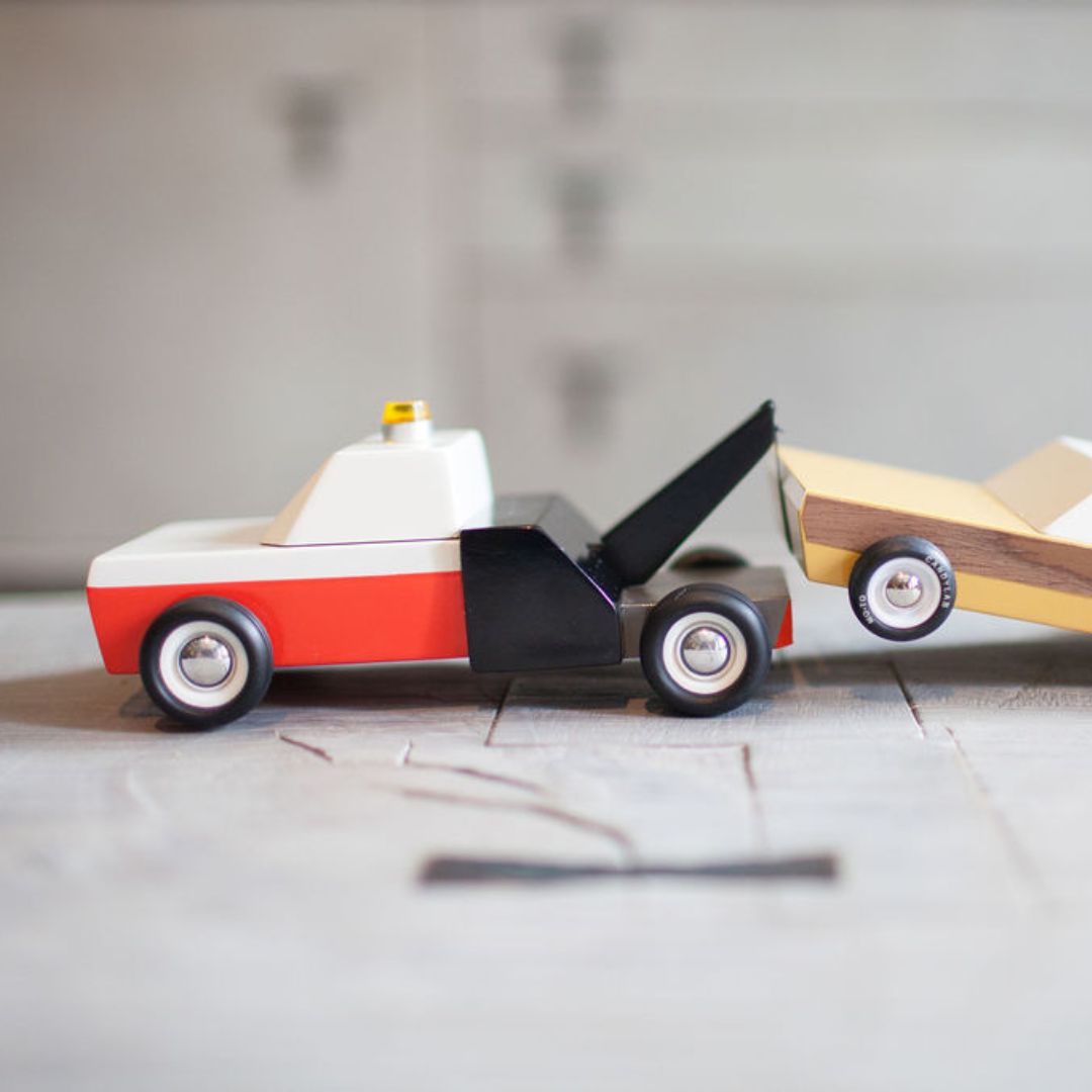Candylab Toys houten speelgoed auto Americana towie sleepwagen van massief beukenhout