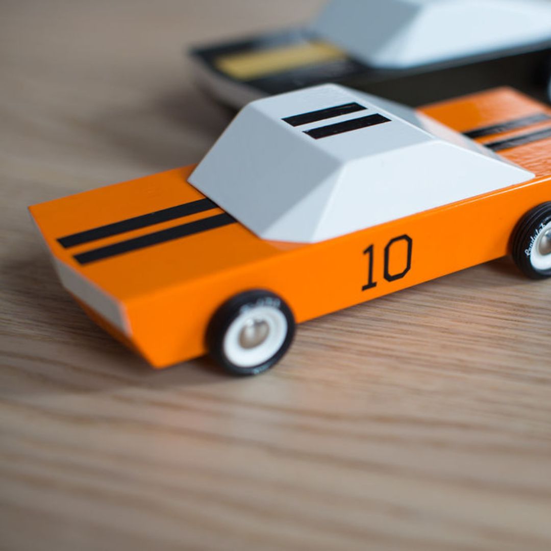 Candylab Toys houten speelgoed raceauto American GT 10 oranje van massief beukenhout