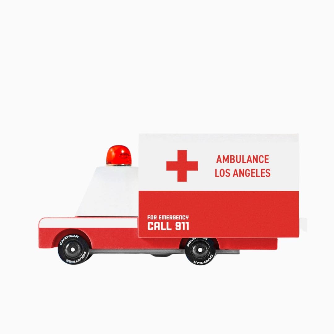 Candylab houten speelgoed auto ambulance
