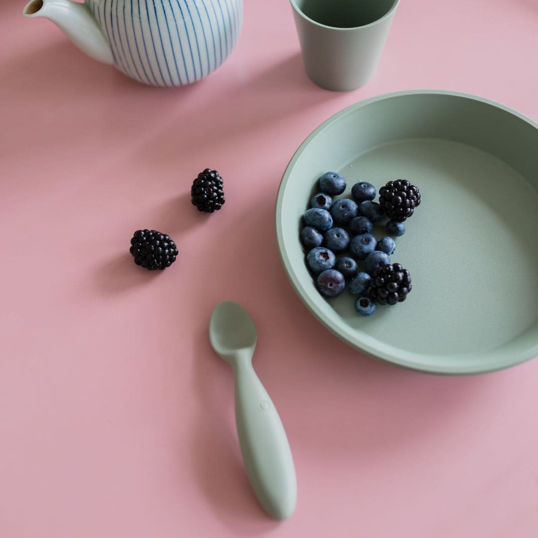 BIBS diner set met bord, kom en deksel in de kleur sage groen