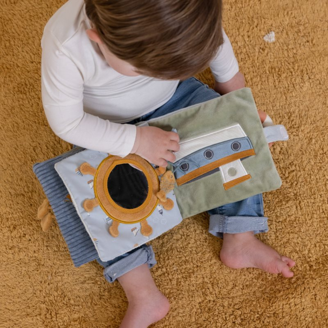 Little Dutch activiteitenboekje uit de collectie van Sailors Bay