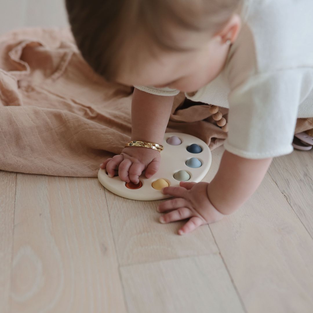 press toy van mushie in de vorm van een verfpalet