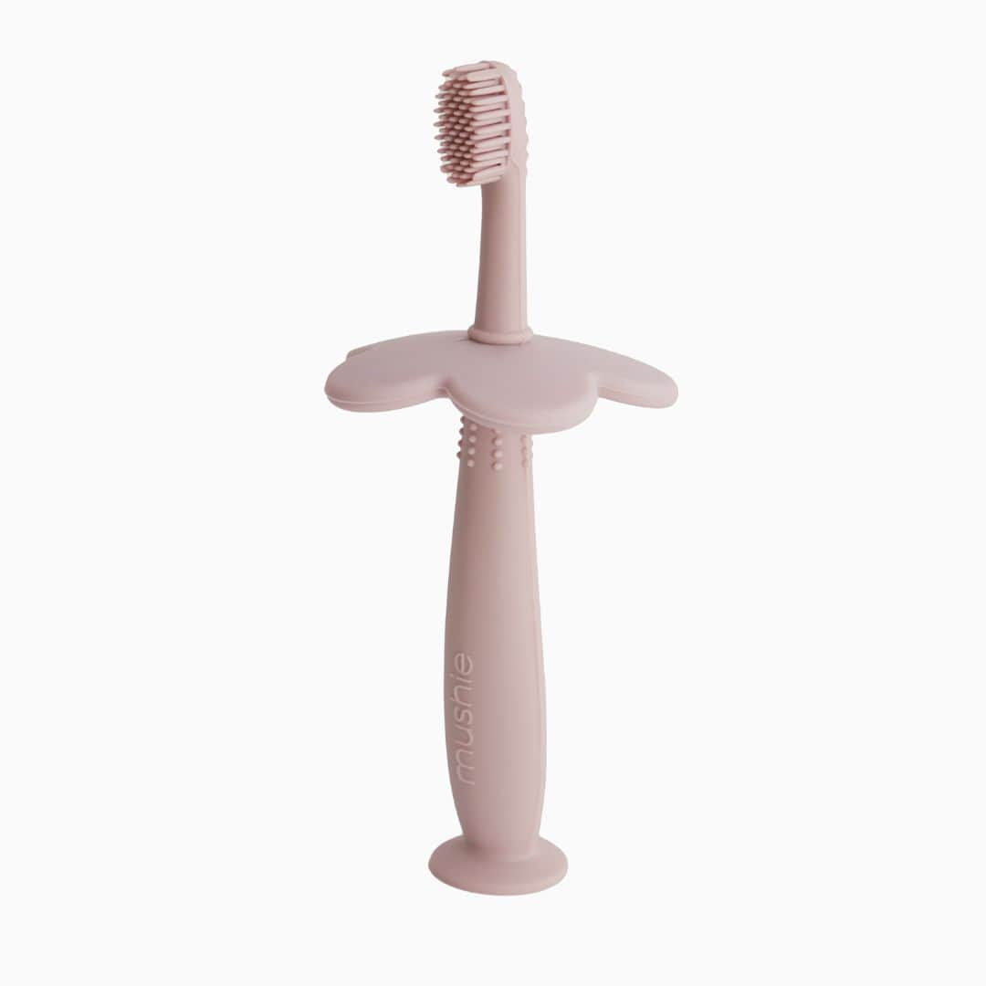 Mushie eerste tandenborstel voor kinderen om te oefenen blush