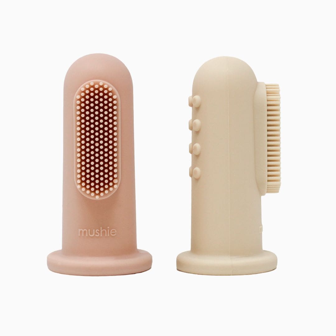 Mushie vinger tandenborstel siliconen in de kleuren roze en beige