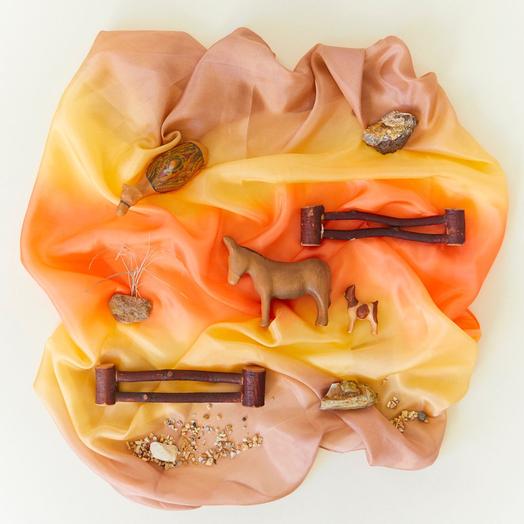 Zijden speeldoek van Sarah's Silks middel earth desert bruin