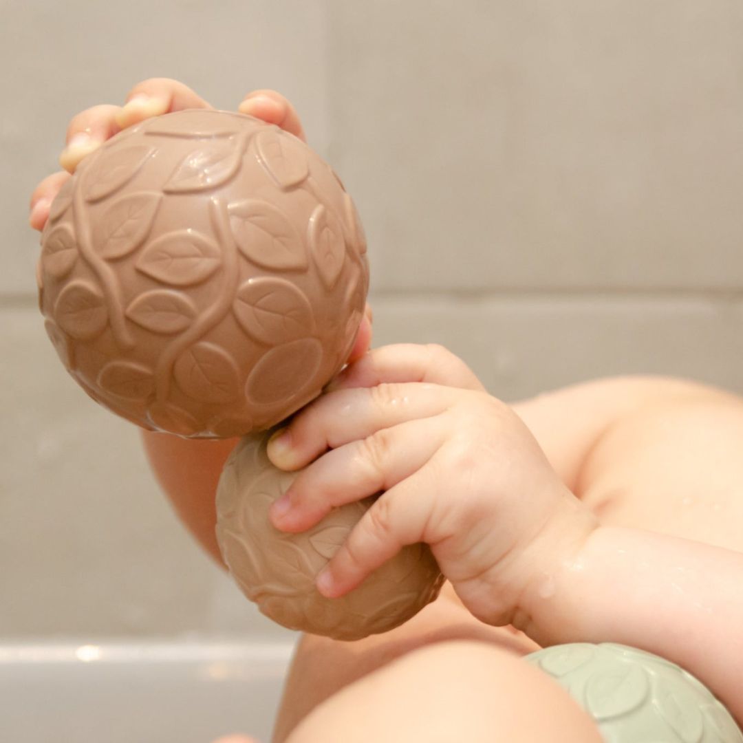 Natruba babyspeelgoed sensorische speelballen in de bruine kleur Earth