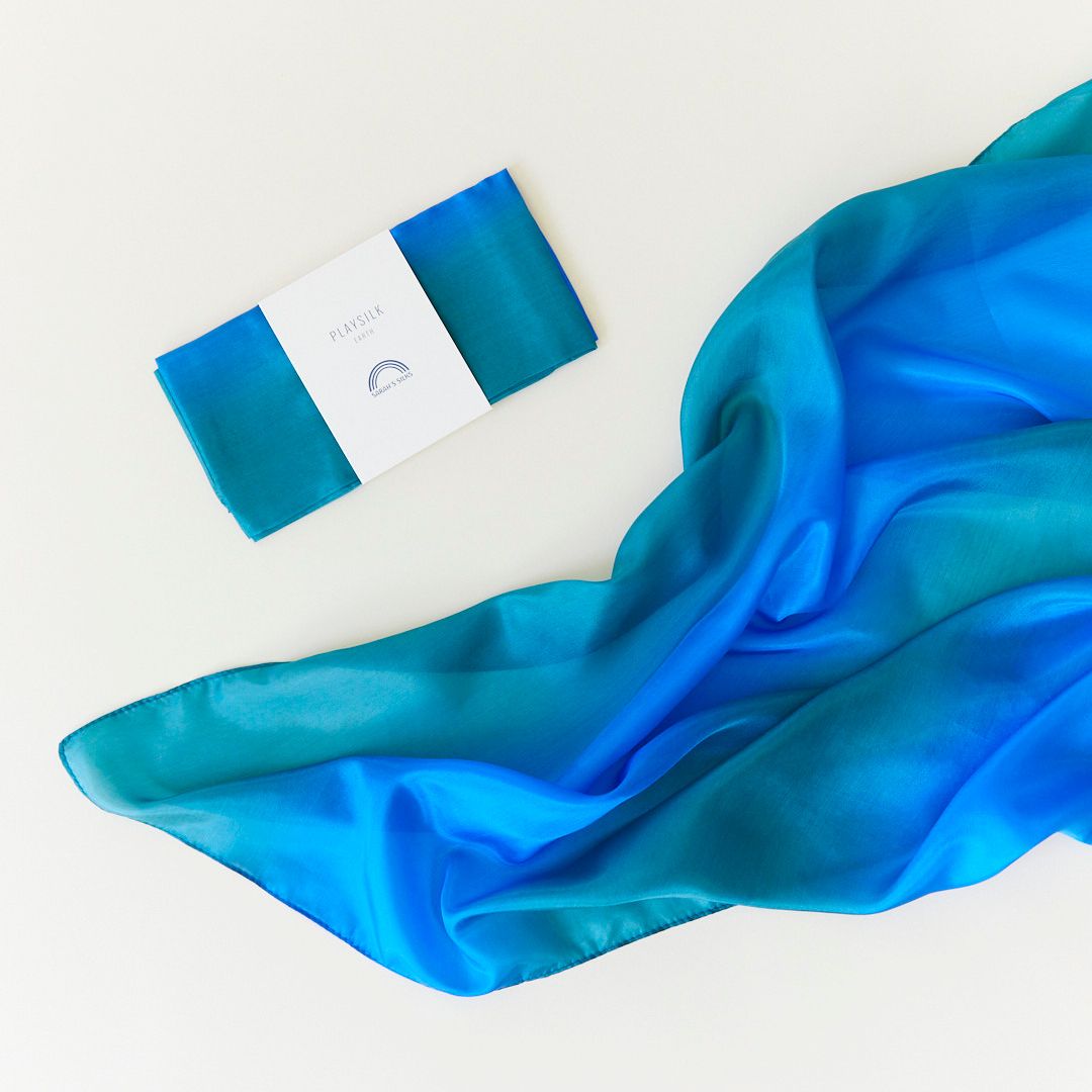 Zijden speeldoek van Sarah's Silks middel earth oceaan blauw