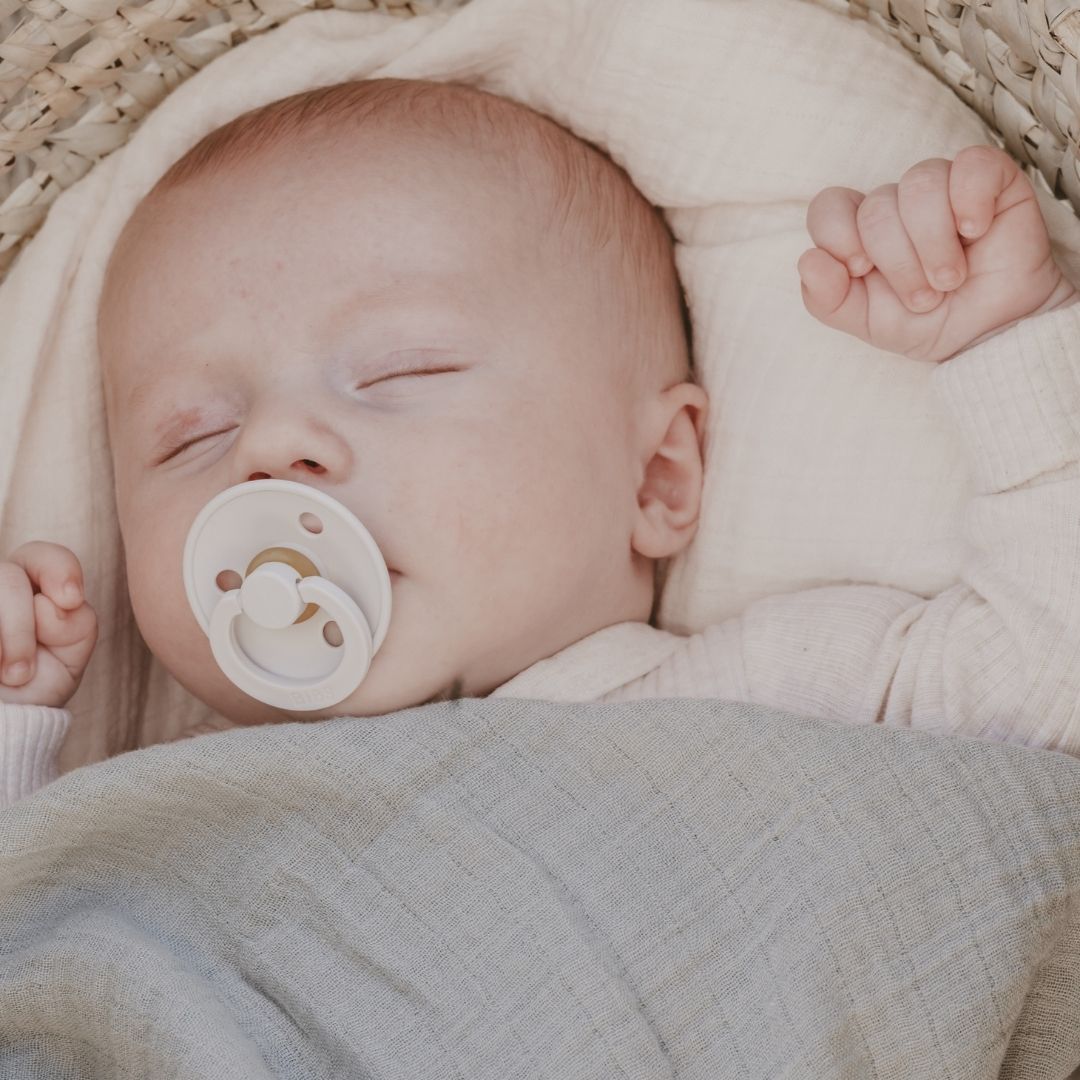 BIBS colour fopspeen met natuurrubber speen in de kleur ivory