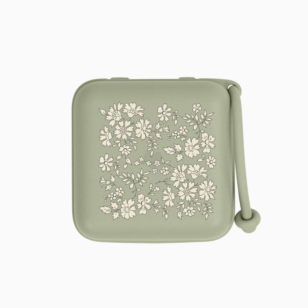 BIBS speendoosje met liberty bloemenprint capel in de kleur sage groen