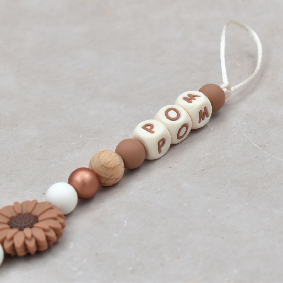 Speenkoord met naam madelief daisy brons Studio Bambacht