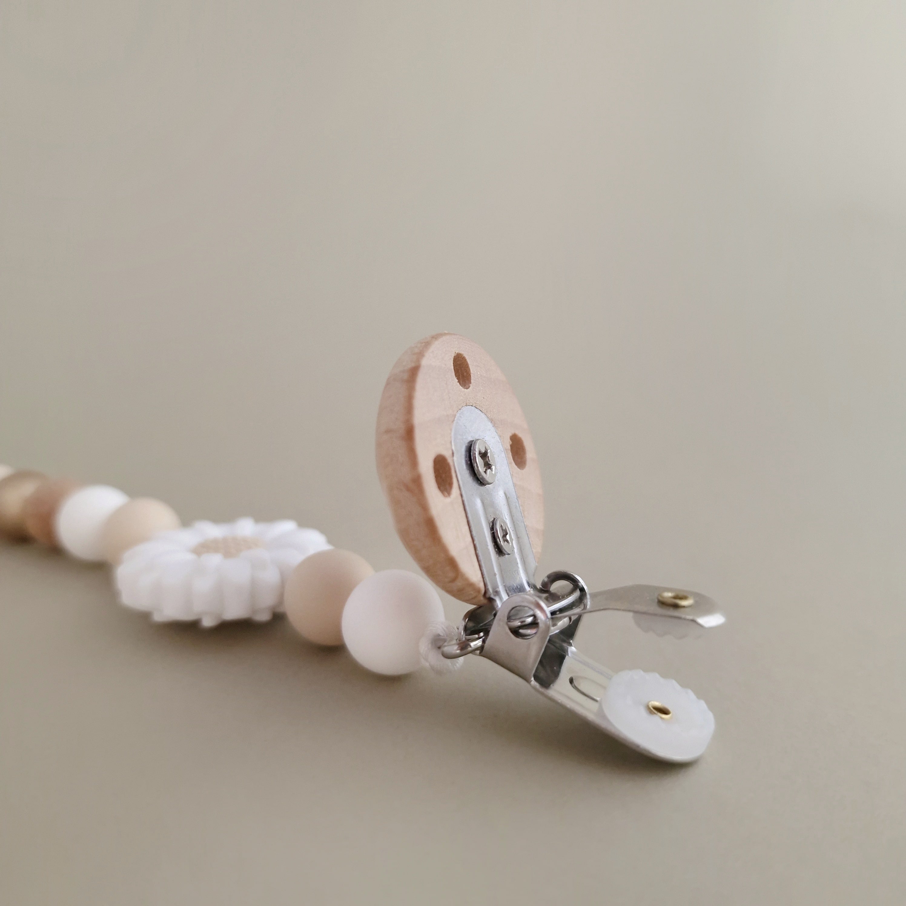 Speenkoord volgens NEN-12586 Daisy wit Studio Bambacht