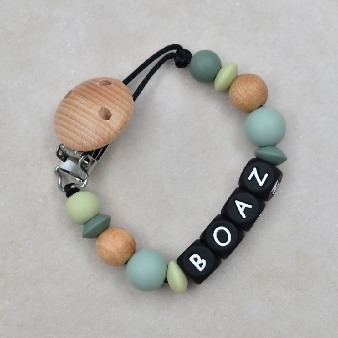 Speenkoord met naam oud groen Studio Bambacht