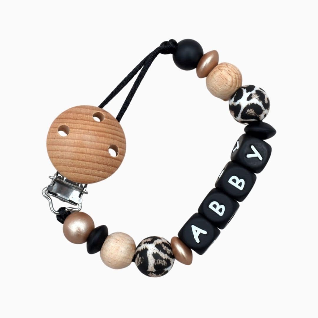 Speenketting met naam van Studio Bambacht in panter, zwart en champagne