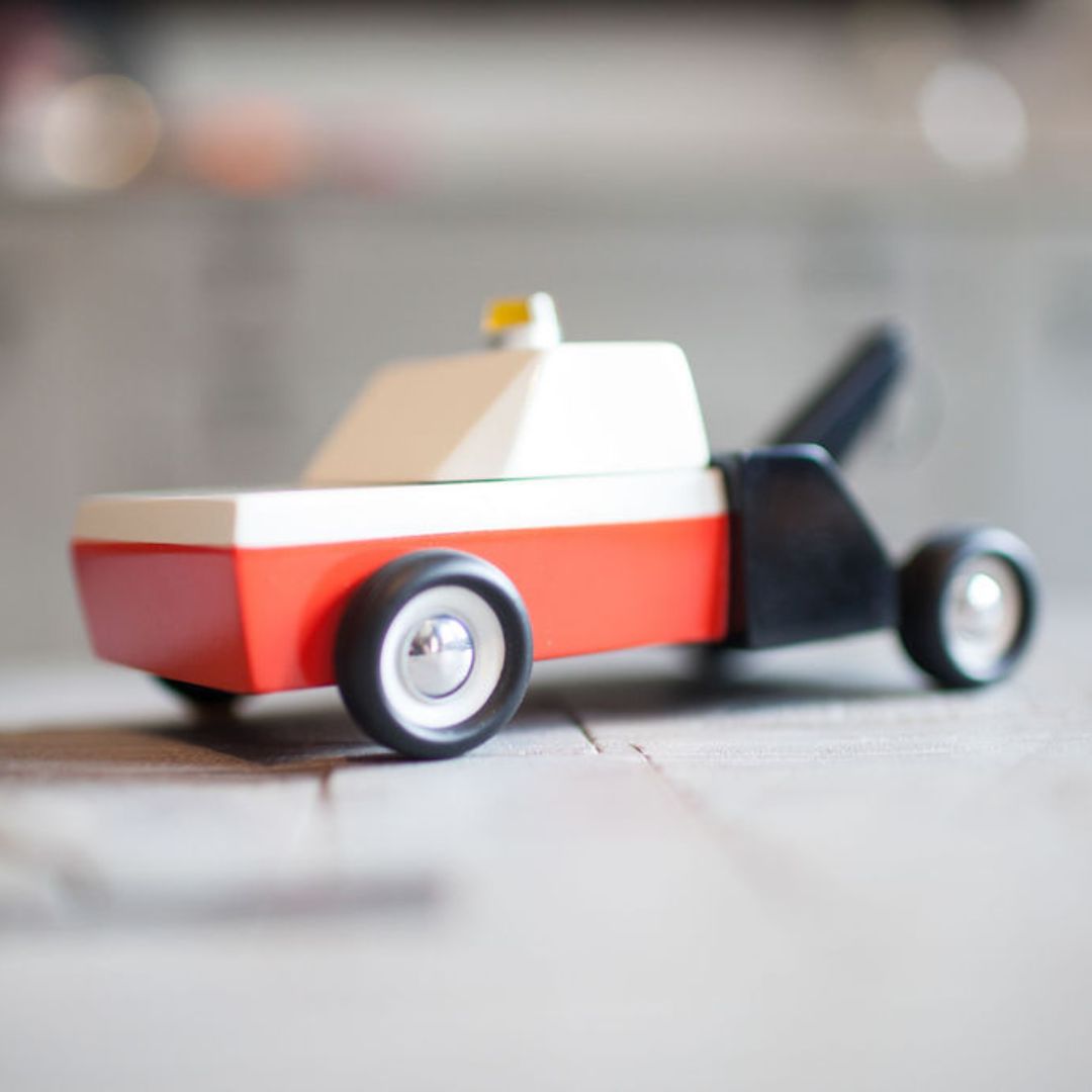 Candylab Toys houten speelgoed auto Americana towie sleepwagen van massief beukenhout