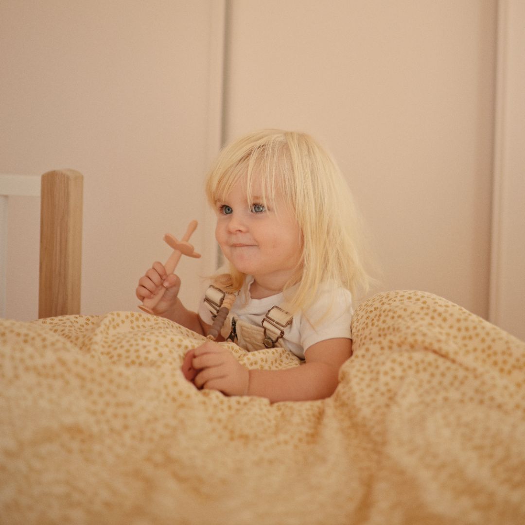 Mushie eerste tandenborstel van siliconen voor kinderen om te oefenen blush