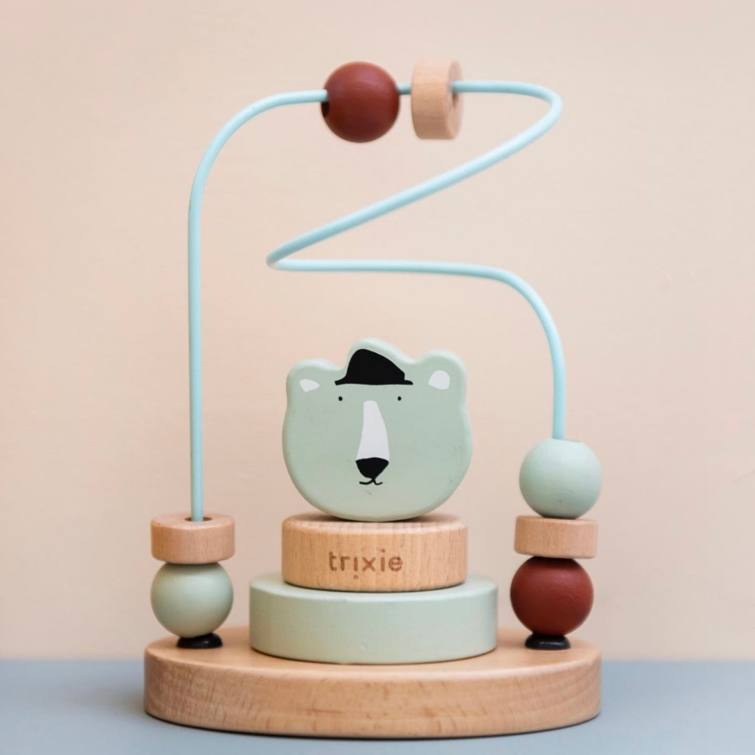 Trixie houten kralenframe met stapeltoren Mr. Polar ijsbeer in mintgroen