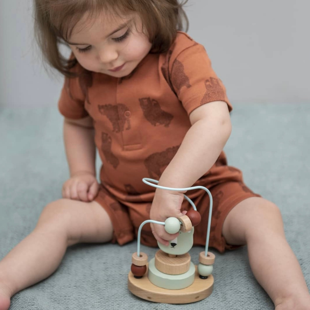 Trixie houten kralenframe met stapeltoren Mr. Polar ijsbeer in mintgroen