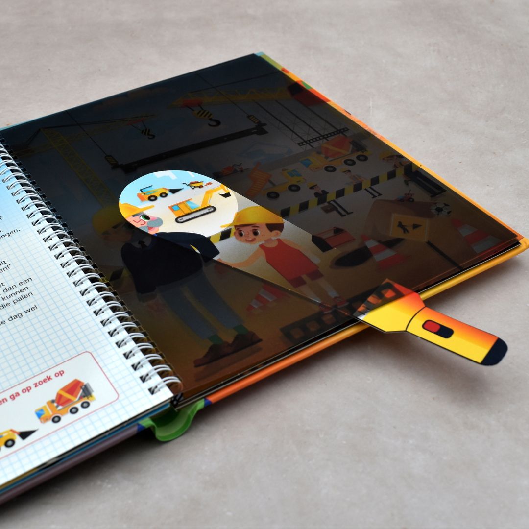 zoekboek met zaklamp speuren naar voertuigen van uitgeverij lantaarn publishers