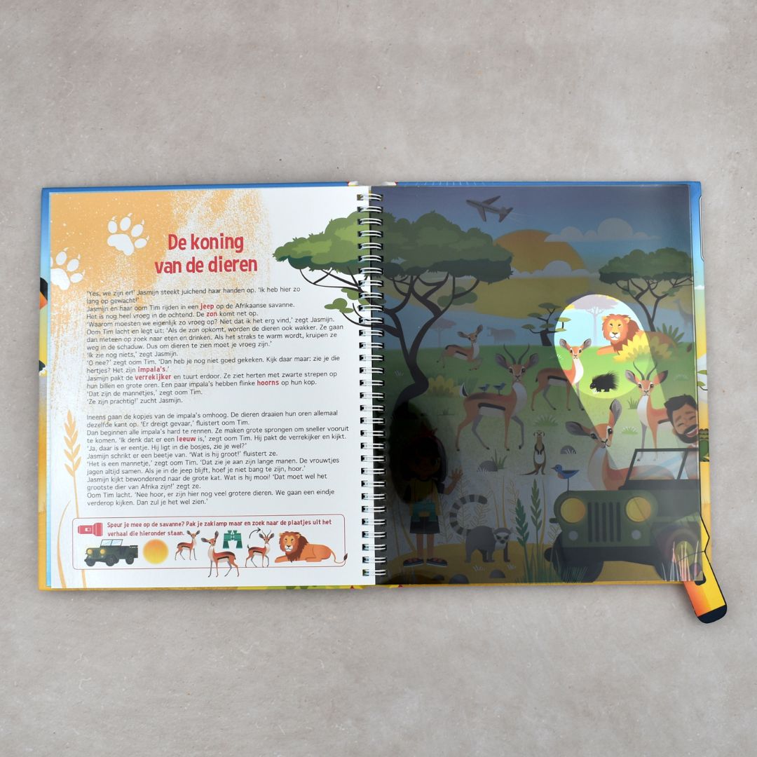 zoekboek met zaklamp speuren naar wilde dieren in Afrika van uitgeverij lantaarn publishers